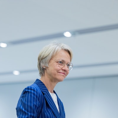 Schulministerin Dorothee Feller (CDU) hat Pläne für die Stärkung von Schulen in NRW vorgestellt.