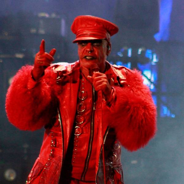 Rammstein-Sänger Till Lindemann bei einem Konzert in Mexiko. Zahlreiche erheben Vorwürfe gegen ihn.