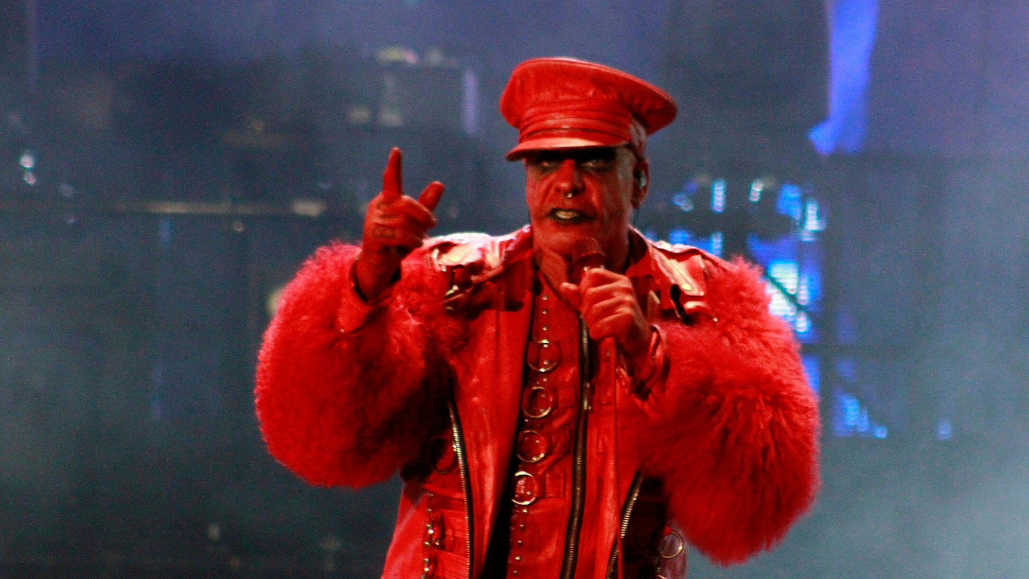 Rammstein-Sänger Till Lindemann bei einem Konzert in Mexiko. Zahlreiche erheben Vorwürfe gegen ihn.