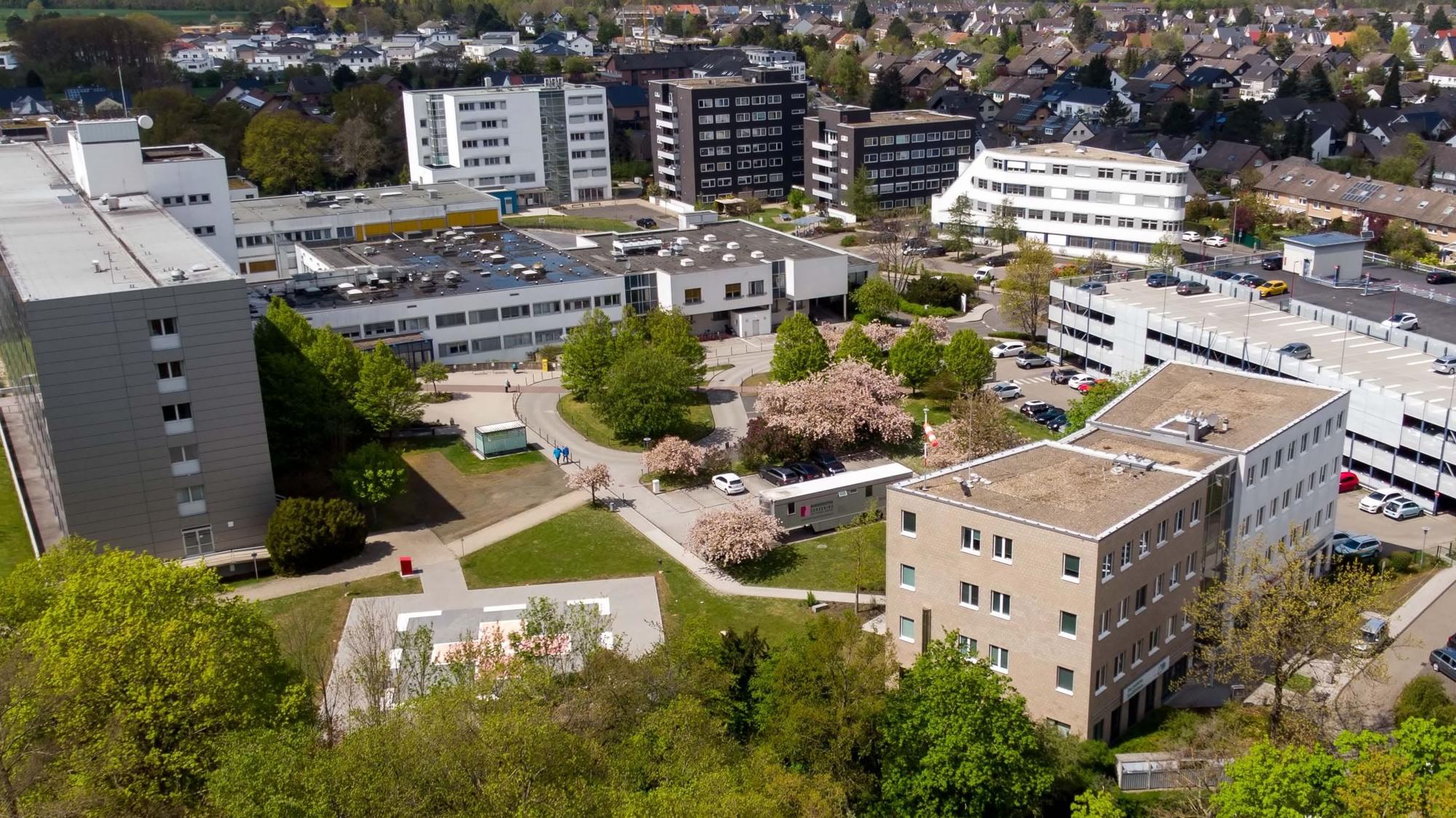 Das Bild zeigt das Areal des Marien-Hospitals am Euskirchener Stadtwald aus der Luft.