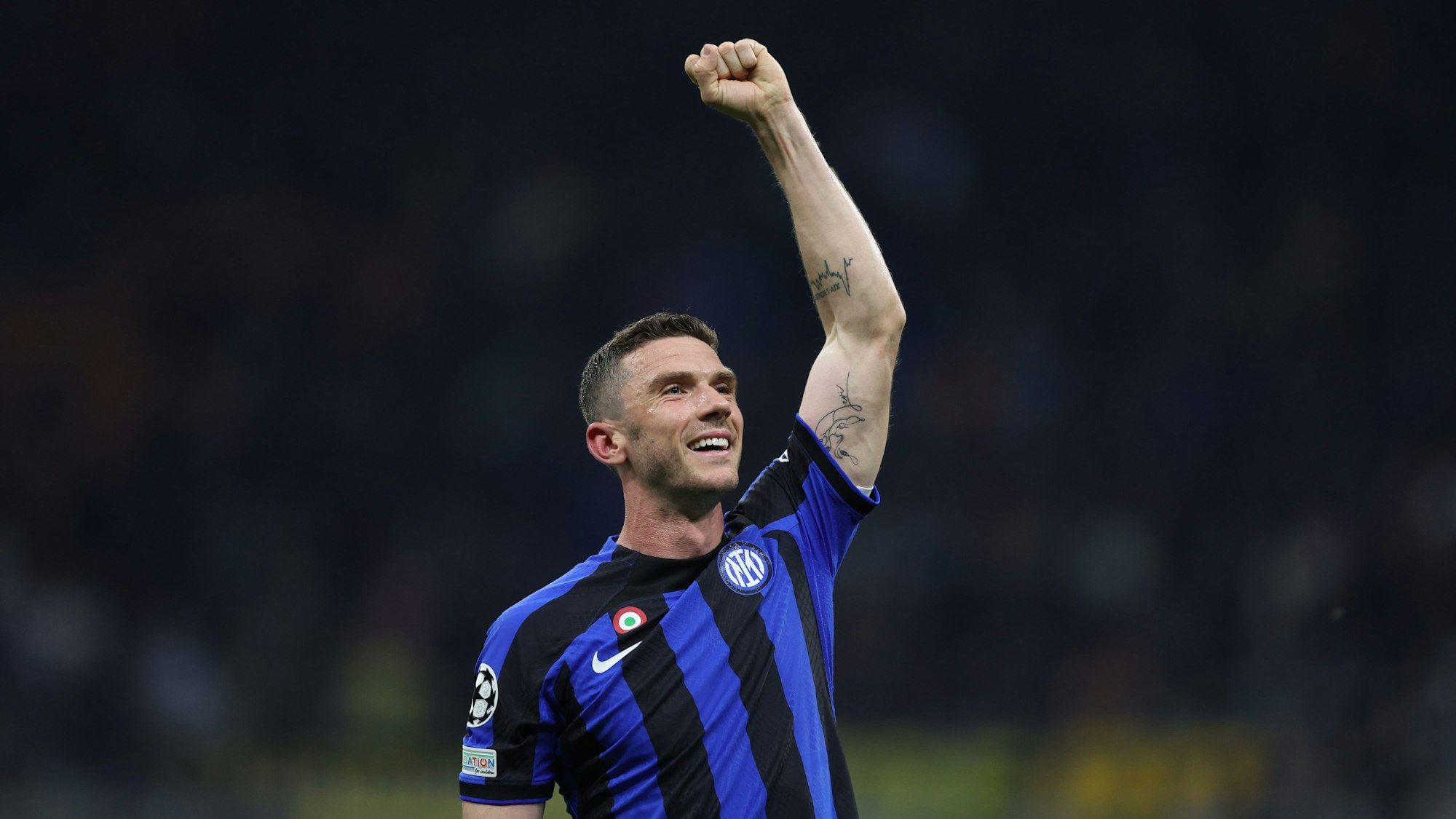 Robin Gosens von Inter Mailand feiert den Sieg seiner Mannschaft.