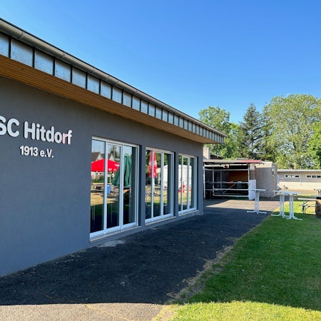 Das neue Klubhaus ist der ganze Stolz des SC Hitdorf.