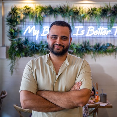 Parham Pooramin ist Geschäftsführer vom Café Buur.