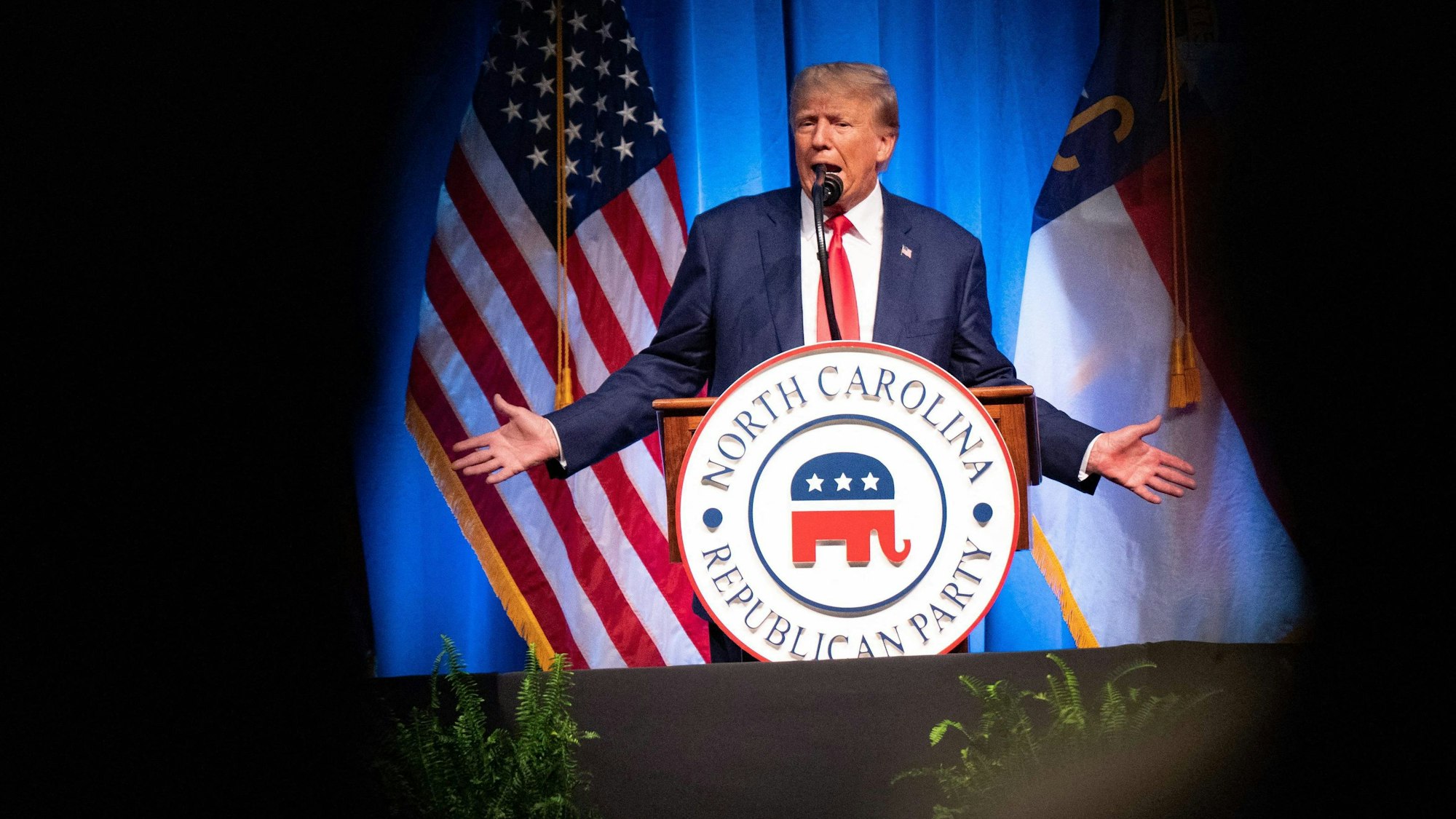 Ex-Präsident Donald Trump spricht am Wochenende in North Carolina zu Mitgliedern der Republikanischen Partei.