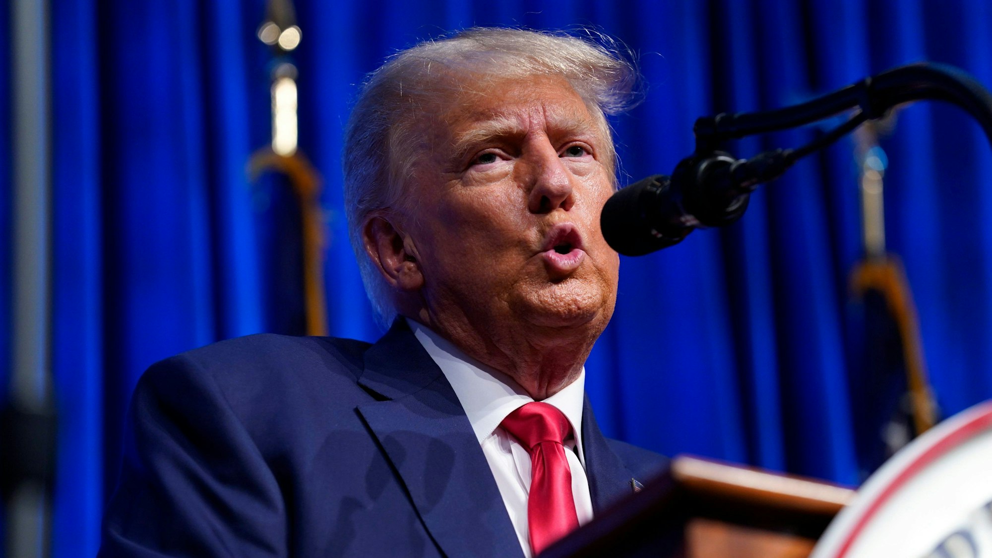 Der ehemalige Präsident Donald Trump spricht auf dem Parteitag der Republikaner in North Carolina.