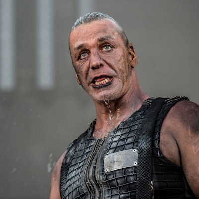 Shelby Lynn will Till Lindemann im Rahmen eines Rammstein-Konzertes während der Show getroffen haben und dabei Sex mit ihm abgelehnt haben. So schildert sie es in ihrem ersten Fernsehinterview. (Archivbild)
