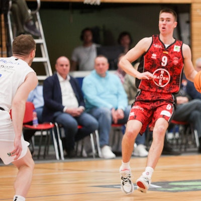 Germany, Bochum, 11.02.2023, Rundsporthalle, VfL SparkassenStars Bochum vs. Bayer Giants Leverkusen - Barmer zweite Basketball Bundesliga / Pro A, Marius Stoll Bayer Giants Leverkusen in the offense Bochum Rundsporthalle Nordrhein Westfalen Germany *** Germany, Bochum, 11 02 2023, Rundsporthalle, VfL SparkassenStars Bochum vs Bayer Giants Leverkusen Barmer zweite Basketball Bundesliga Pro A, Marius Stoll Bayer Giants Leverkusen in the offense Bochum Rundsporthalle Nordrhein Westfalen Germany PUBLICATIONxINxGERxSUIxAUTxONLY eu-images-571