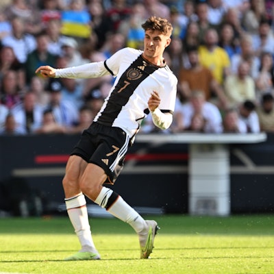 Deutschlands Kai Havertz erzielt den Treffer zum zwischenzeitlichen 2:3. Am Ende rettete ein Tor von Joshua Kimmich ein Unentschieden gegen die Ukraine.