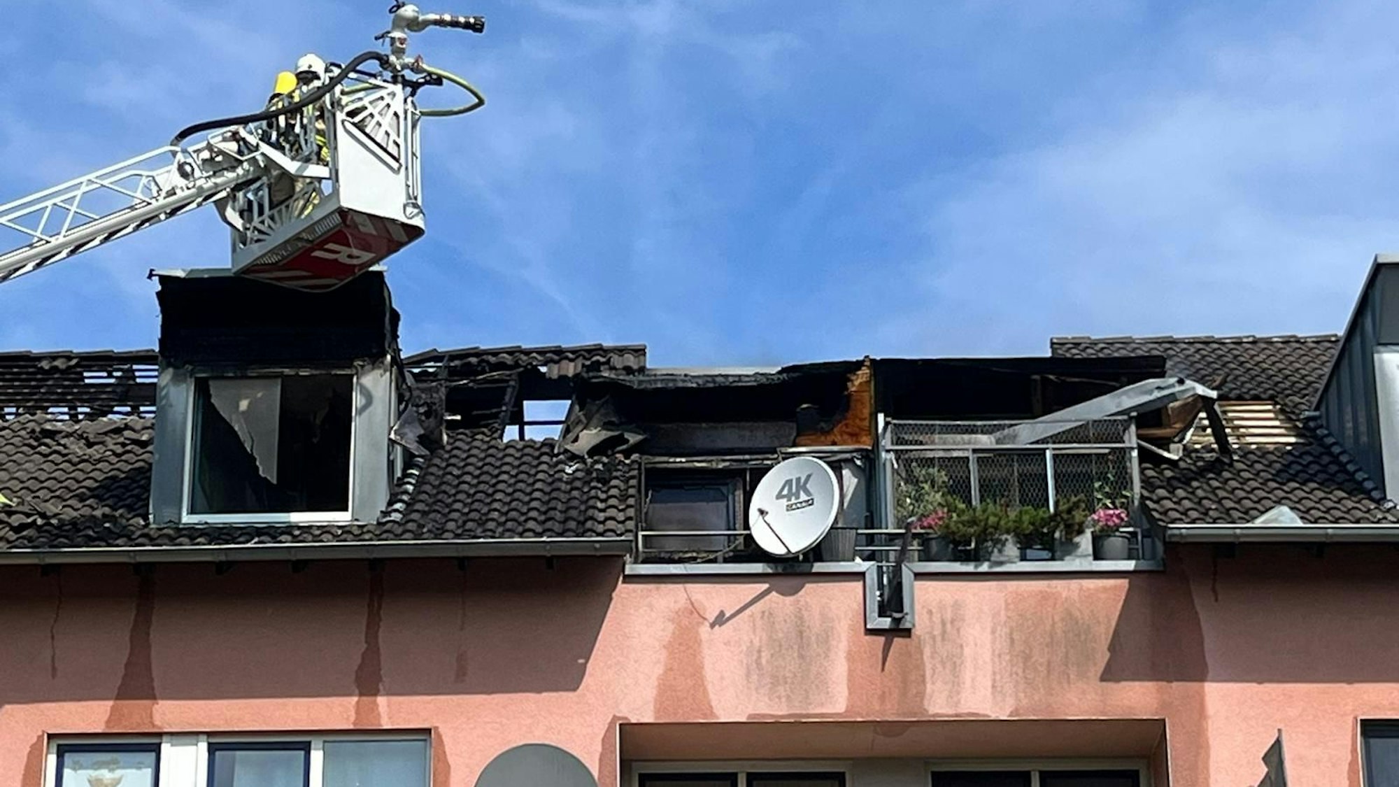 Dachstuhlbrand in Köln-Dünnwald