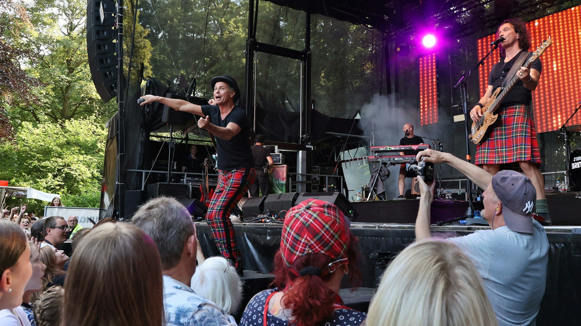 Brings auf der Bühne im Wuppermannpark
