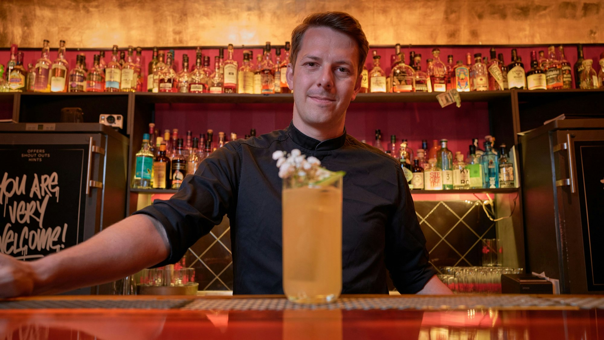 Der Inhaber und Barkeeper der The Grid Bar, Marian Krause. Foto: Christian Festag