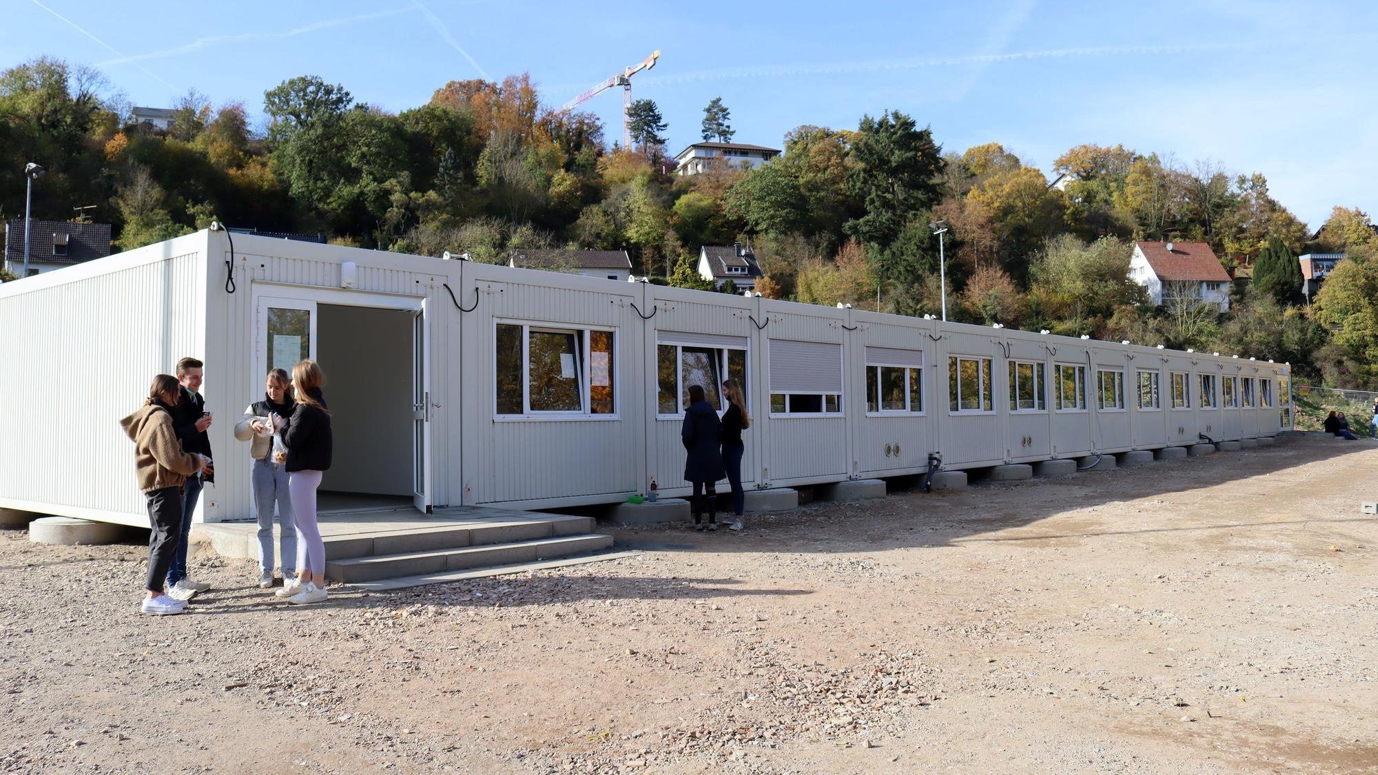 Die Schulcontainer am St.-Angela-Gymnasium.