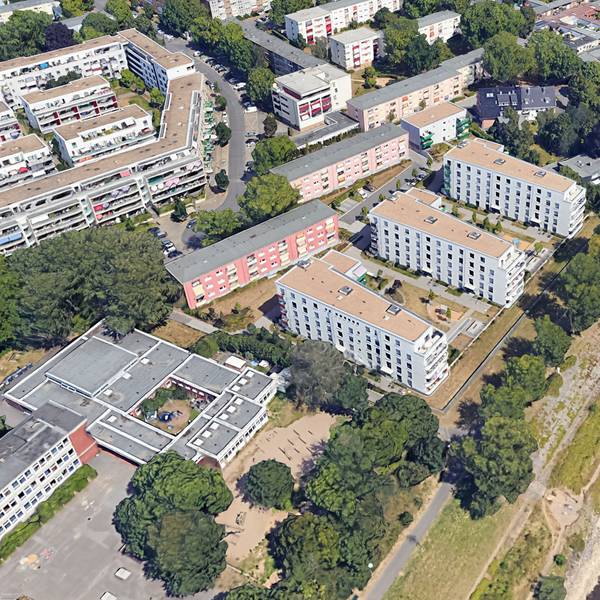 Auch einige Wohnungen in Rheinnähe in Stammheim sind von den deutlichen Erhöhungen betroffen.