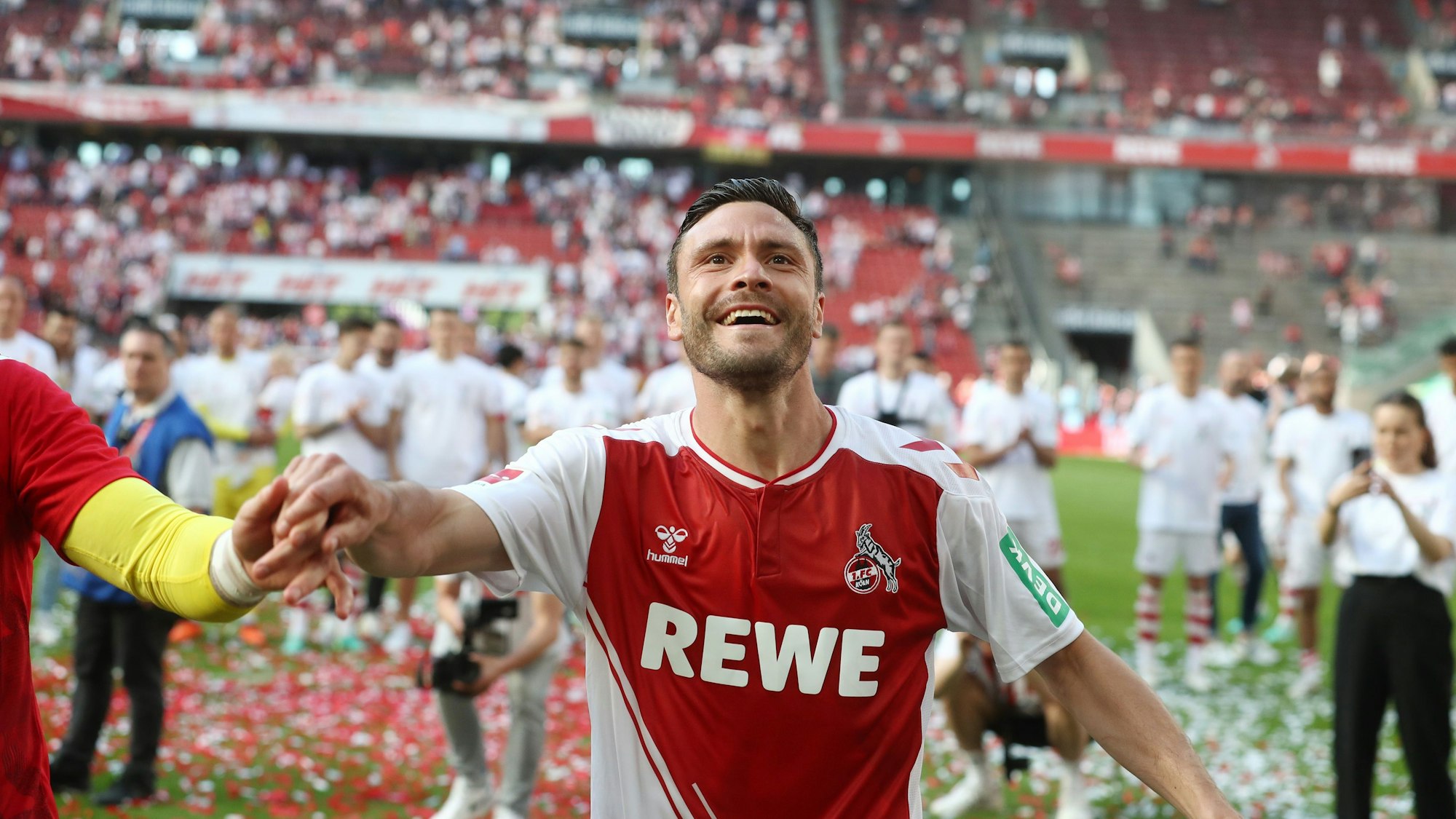 1. FC Köln vs. Bayern München, Verabschiedung, Jonas Hector (1. FC Köln)