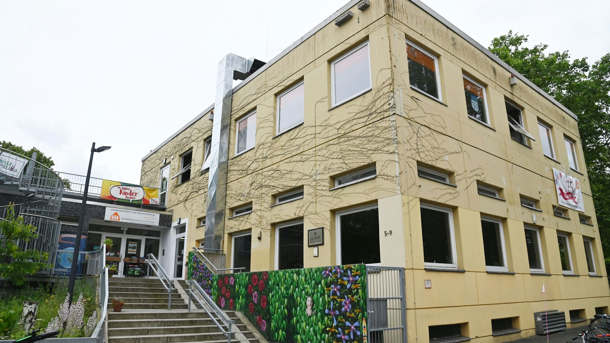 Das Bürgerzentrum Quäker Nachbarschaftsheim auf der Kreutzerstraße.