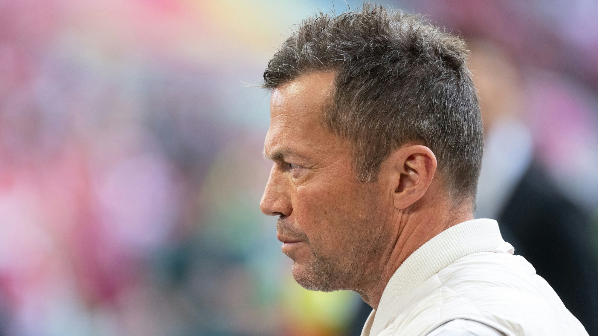 Lothar Matthäus, TV-Experte und ehemaliger Fußballspieler, vor einem Spiel.