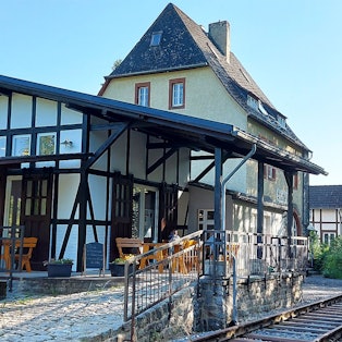 Der ehemalige Bahnhof in Üxheim-Ahütte ist heute ein Museum.