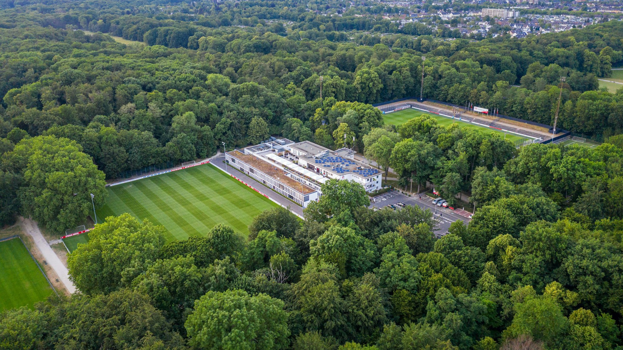 Das Geißbockheim von oben