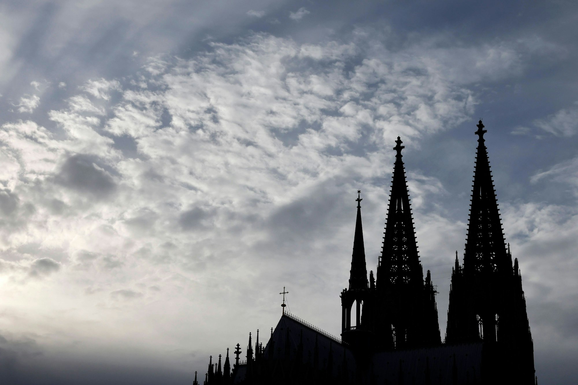 Der Kölner Dom gesehen vom Musical Dome aus.