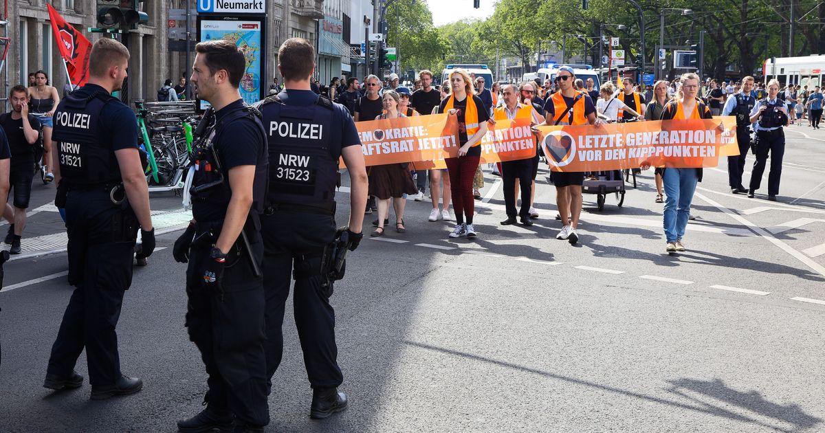 Letzte Generation in Köln: Protestmarsch sorgt für Staus | Kölner Stadt ...
