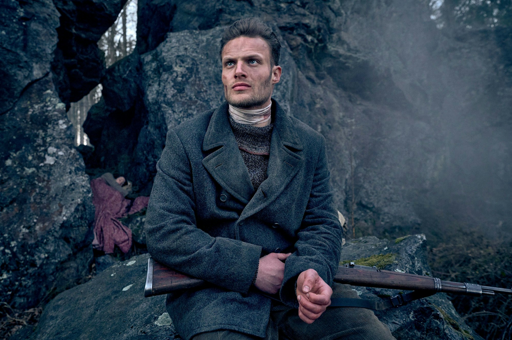 Schauspieler Robert Maaser als Heinrich in einer Szene aus „Blood & Gold“