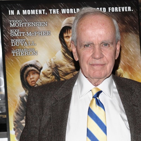Autor Cormac McCarthy bei der Premiere von „The Road“ in New York am 16. November 2009. McCarthy, der mit dem Pulitzer-Preis ausgezeichnete Schriftsteller, der in Romanen wie „The Road“, „Blood Meridian“ und „All the Pretty Horses“ die Leser von den südlichen Appalachen bis in den wüstenhaften Südwesten führte, starb am Dienstag, dem 13. Juni 2023. Er wurde 89 Jahre alt.