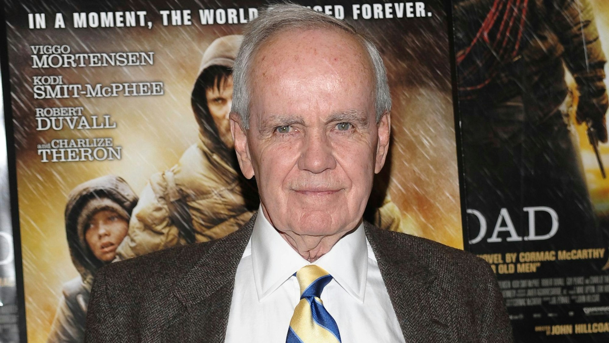 Autor Cormac McCarthy bei der Premiere von „The Road“ in New York am 16. November 2009. McCarthy, der mit dem Pulitzer-Preis ausgezeichnete Schriftsteller, der in Romanen wie „The Road“, „Blood Meridian“ und „All the Pretty Horses“ die Leser von den südlichen Appalachen bis in den wüstenhaften Südwesten führte, starb am Dienstag, dem 13. Juni 2023. Er wurde 89 Jahre alt.