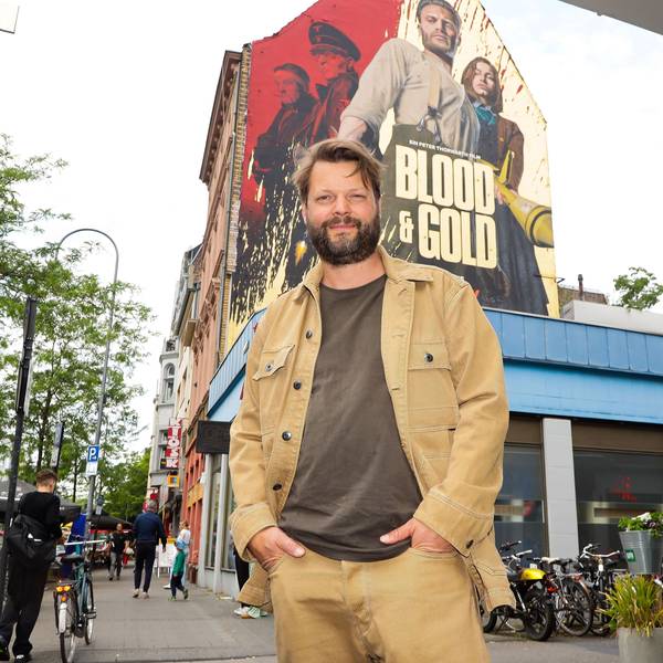 Porträt von Regisseur Peter Thorwarth auf der Venloer Straße, Ecke Körner Strasse