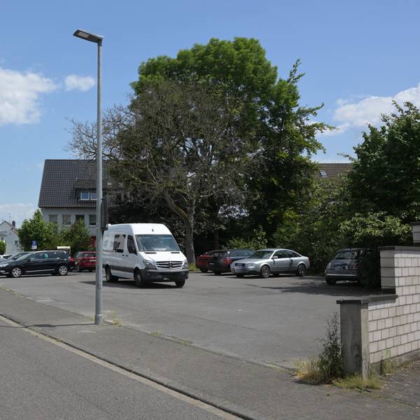 Der Parkplatz am Nittumer Weg in Schildgen.