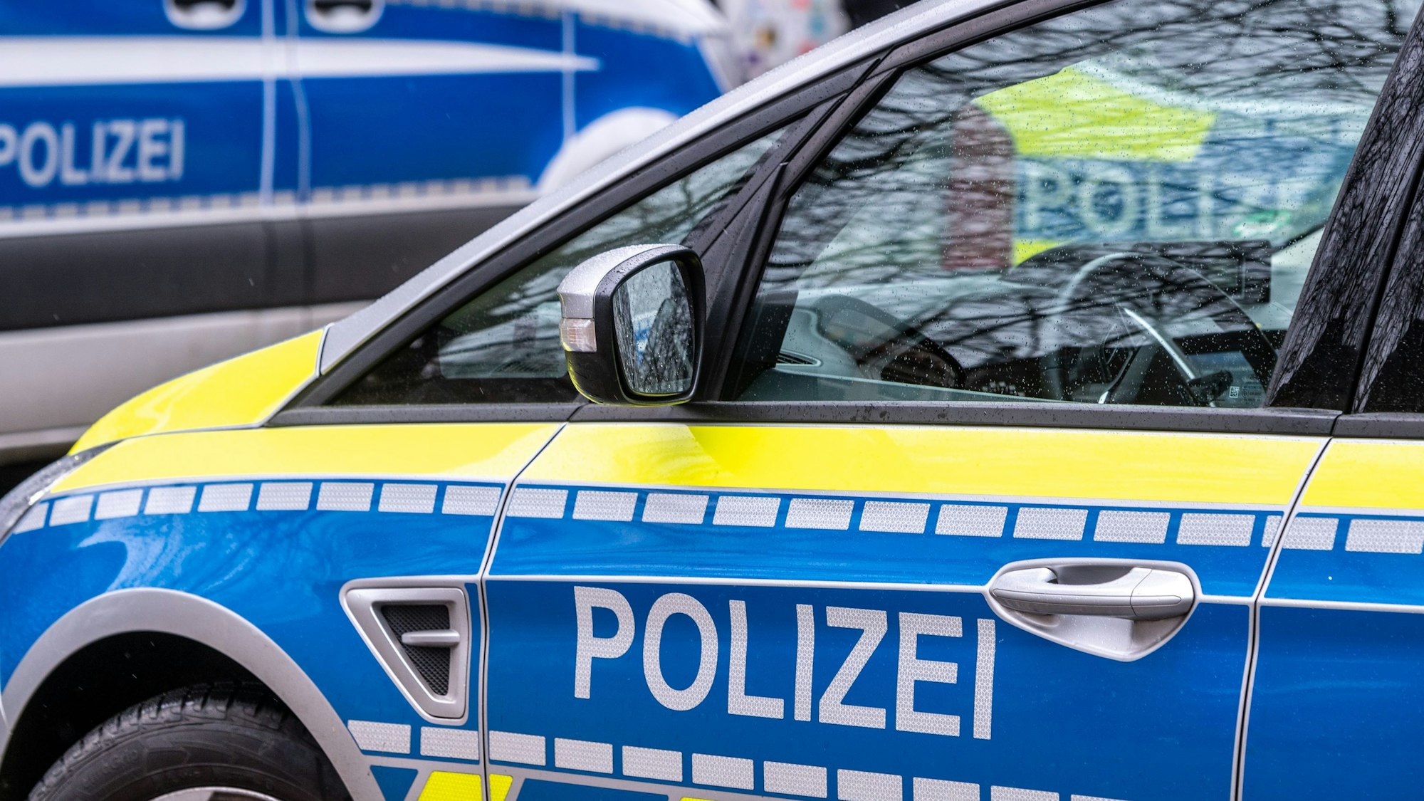 Symbolfoto Polizeifahrzeuge