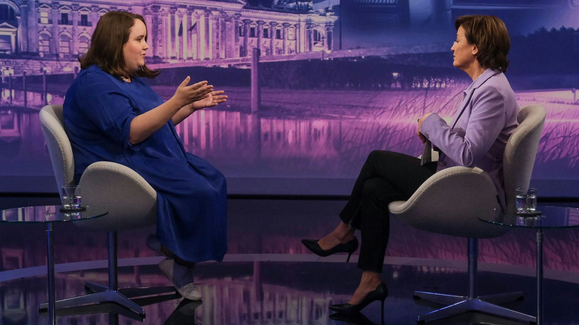 Grünen-Vorsitzende Ricarda Lang im Gespräch mit Sandra Maischberger.