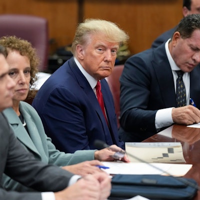 Ex-Präsident Donald Trump im April 2023 im Gerichtssaal in Manhattan – es ging um Schweigegeld-Zahlungen.