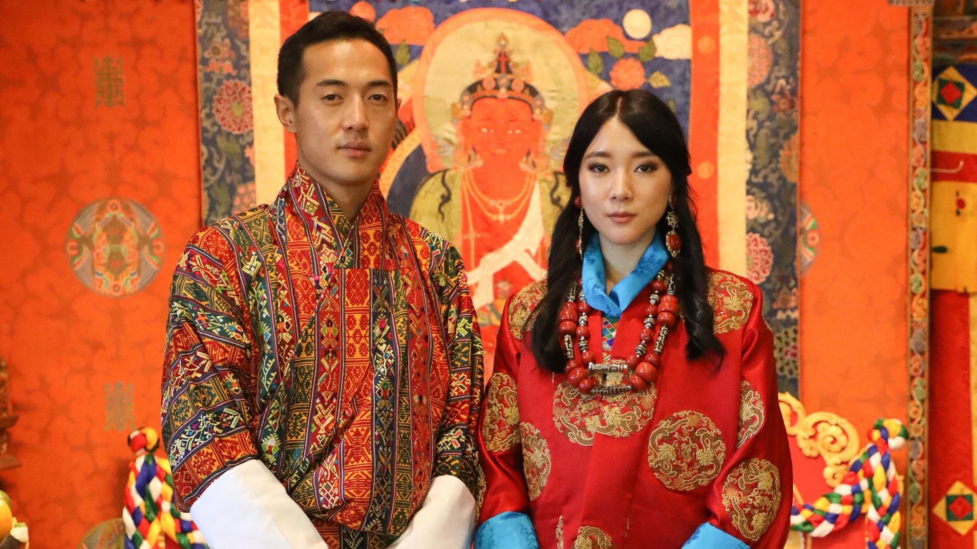 Das Hochzeitsfoto von Prinzessin Eeuphelma Choden Wangchuck und ihr Ehemann Dasho Thinlay Norbu.