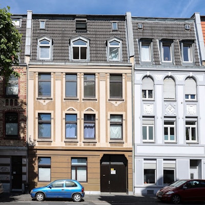 08.08.2022
Köln:
Gründerzeithäuser in Ehrenfeld
Alpenerstr. 13-17
Foto:Martina Goyert