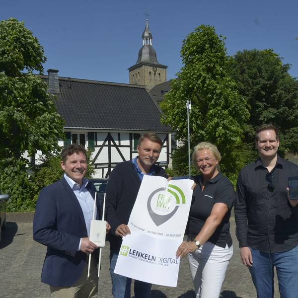 v.l.: Stefan Esser, Michael Eyer, Tanja Paas und Maximilian Besting