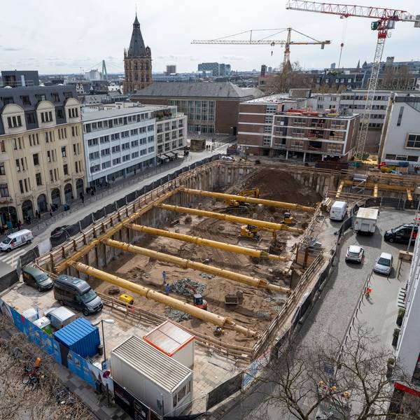 28.03.2023, Köln: Blick auf die Baugrube des Laurenz Carrés. Foto: Uwe Weiser