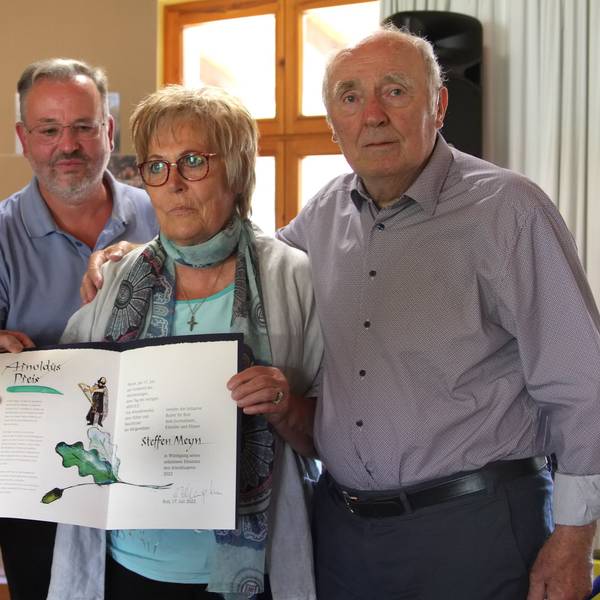 Das Foto zeigt Elisabeth und Horst Meyn mit Gerhard Kern (l.) und Andreas Büttgen von der Initiative Buirer für Buir.