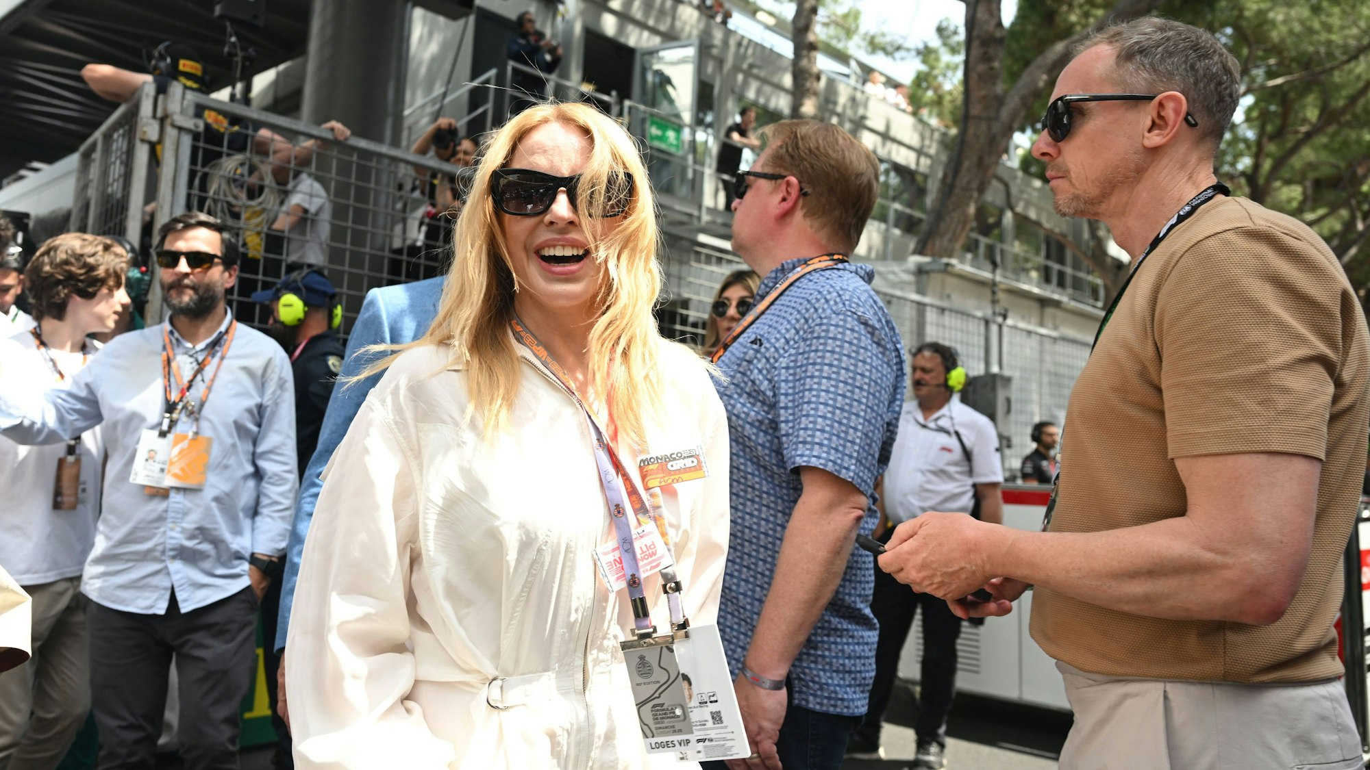 Kylie Minogue bei einem Formel-1-Rennen im Mai 2023.