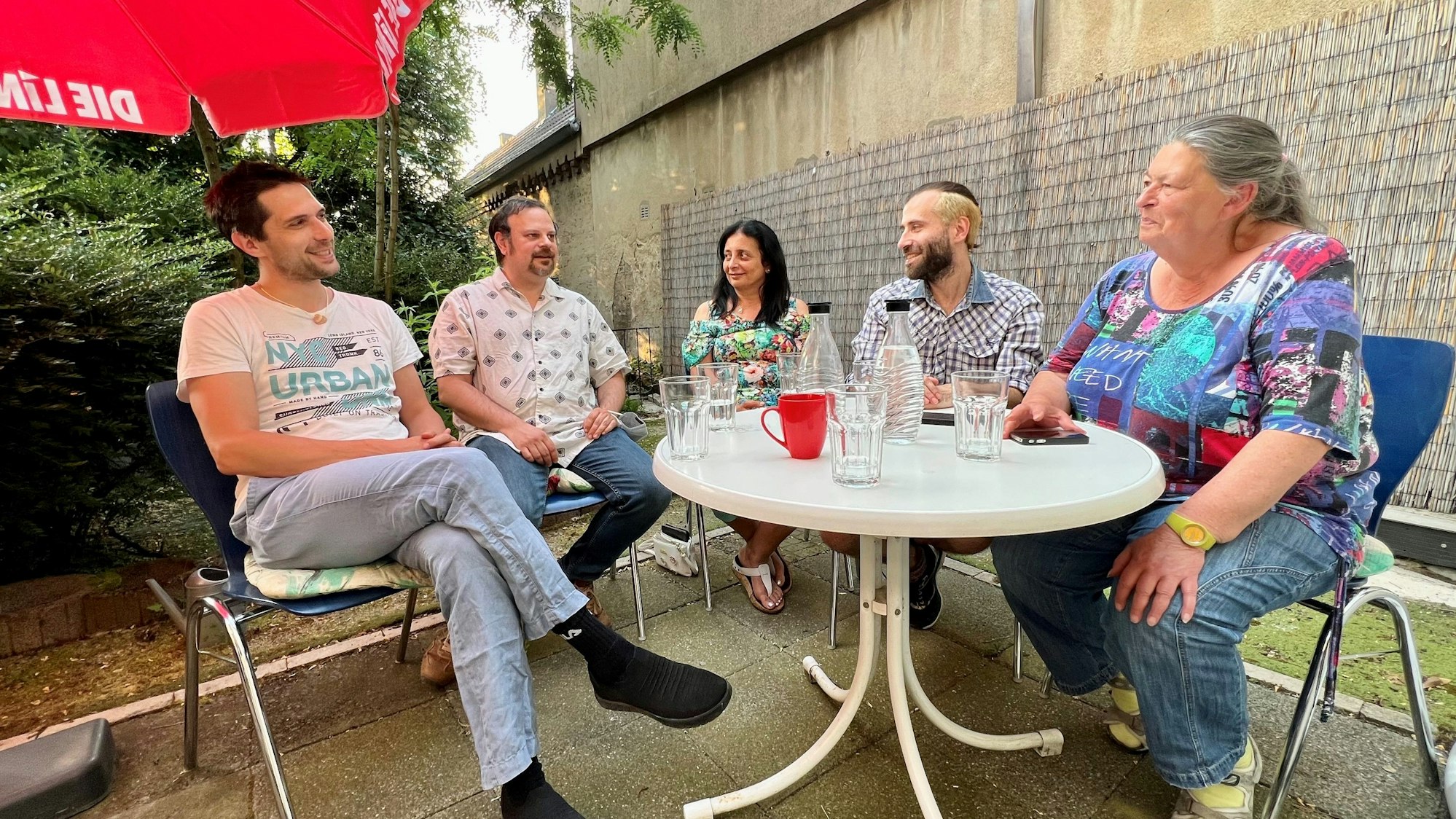 Die Kerntruppe der Linken Leverkusen mit (v.l.) Malte Kemp, Oliver Ding, Fatma Kisikyol, Keneth Dietrich und Ute Abraham