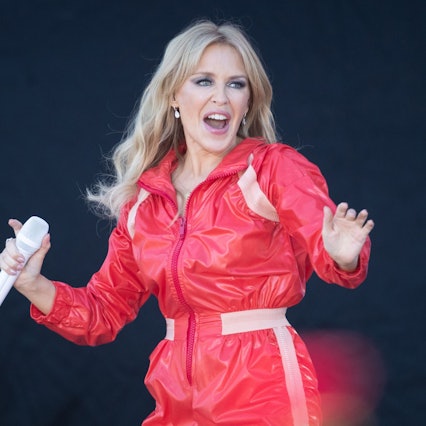 Kylie Minogue auf der Bühne.