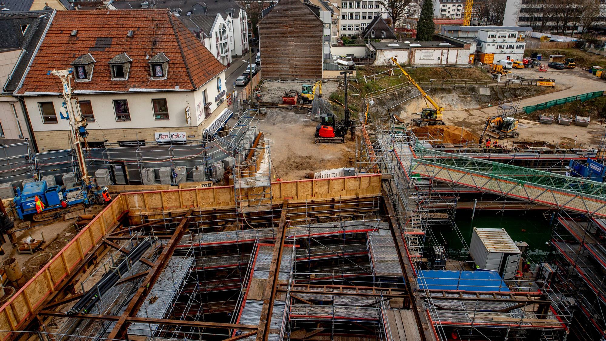 22.02.2021, Köln: Ansichten der Einsturzstelle des Kölner Stadtarchiv am Waidmarkt in Köln. Foto: Thilo Schmülgen