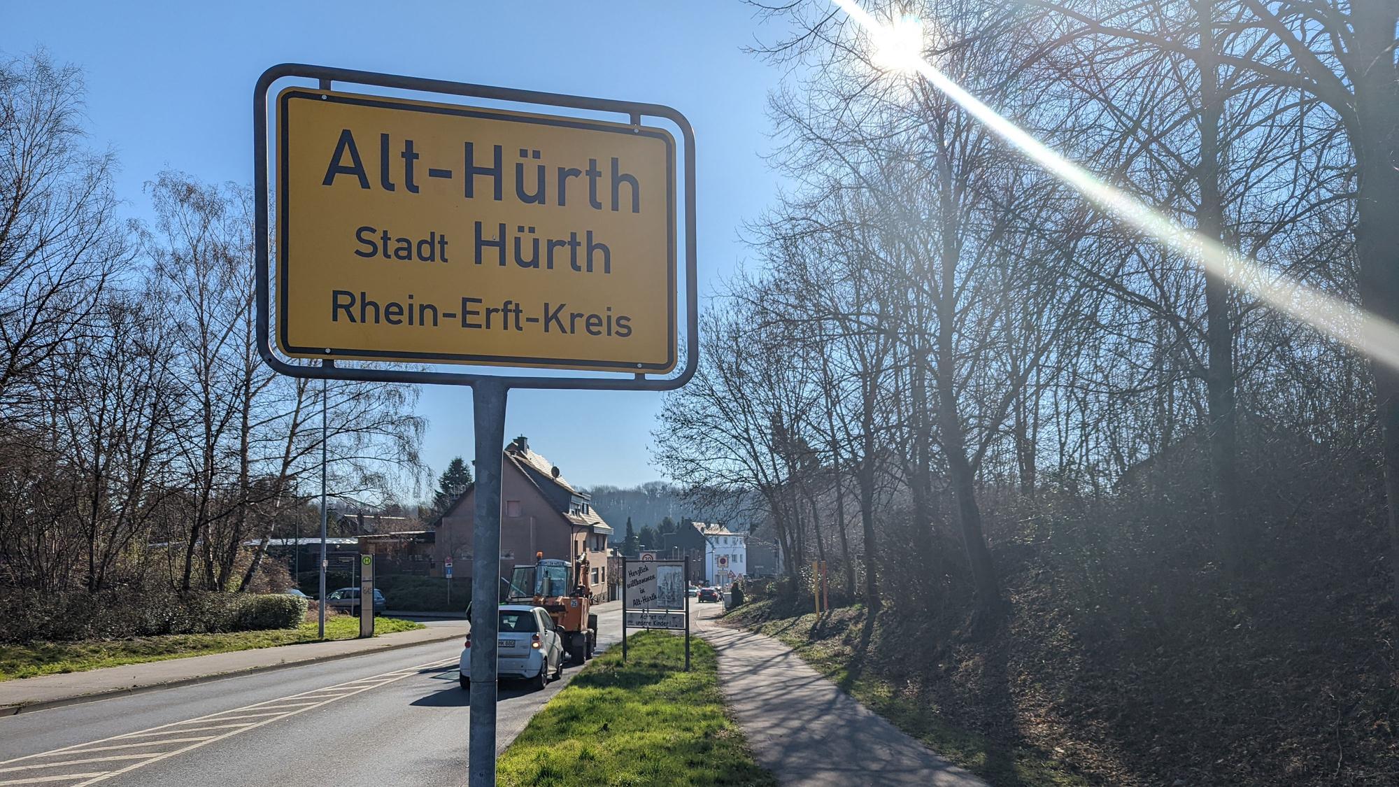 Das Foto zeigt das Ortseingangsschild nach Alt-Hürth. Dort soll sich ein Teil des schrecklichen Verbrechens abgespielt haben.