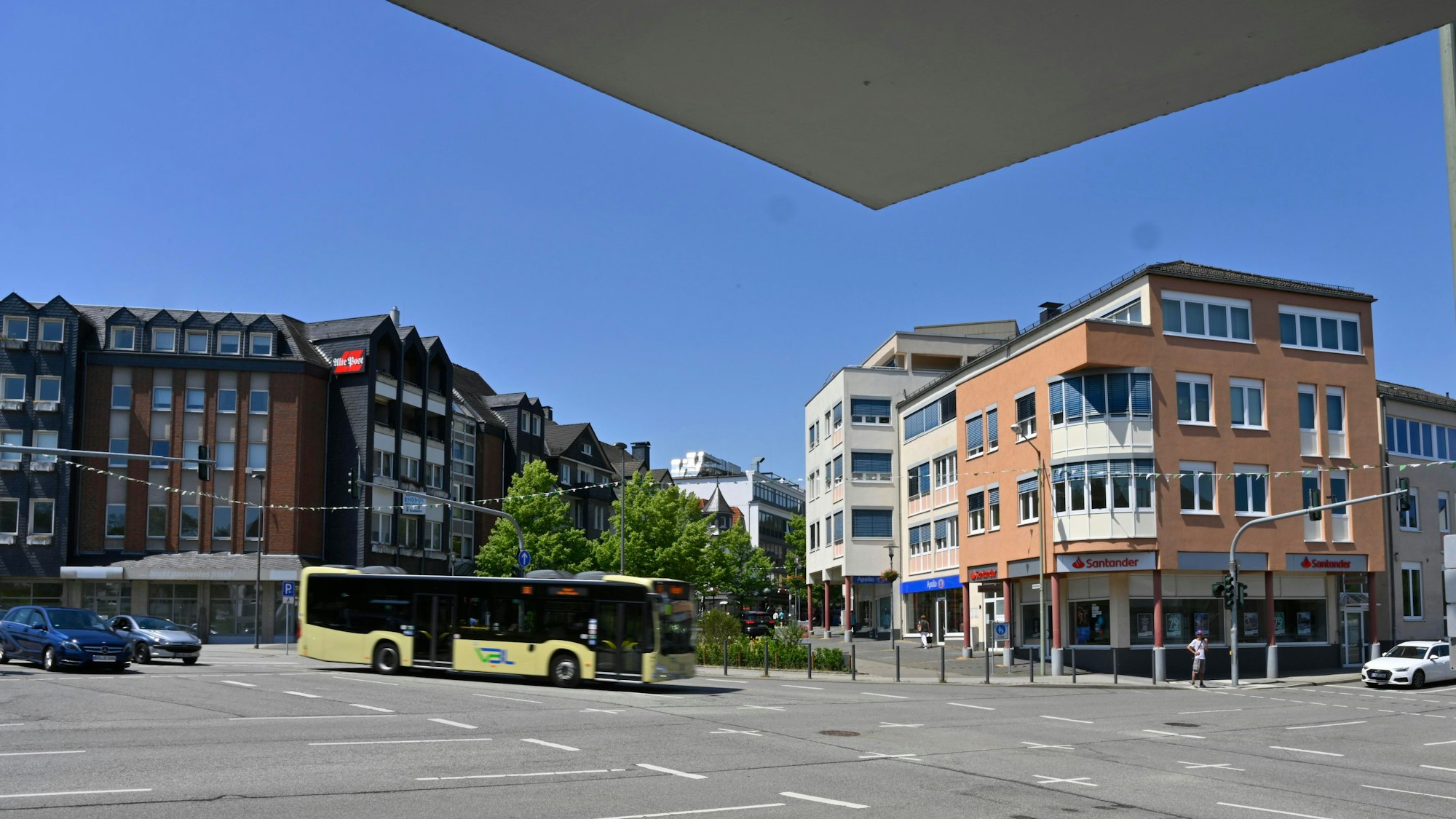 13.06.2023
Gummersbach
Die Ovag rechnet auf Grund von Straßenbauarbeiten in den kommenden Wochen mit Behinderungen.