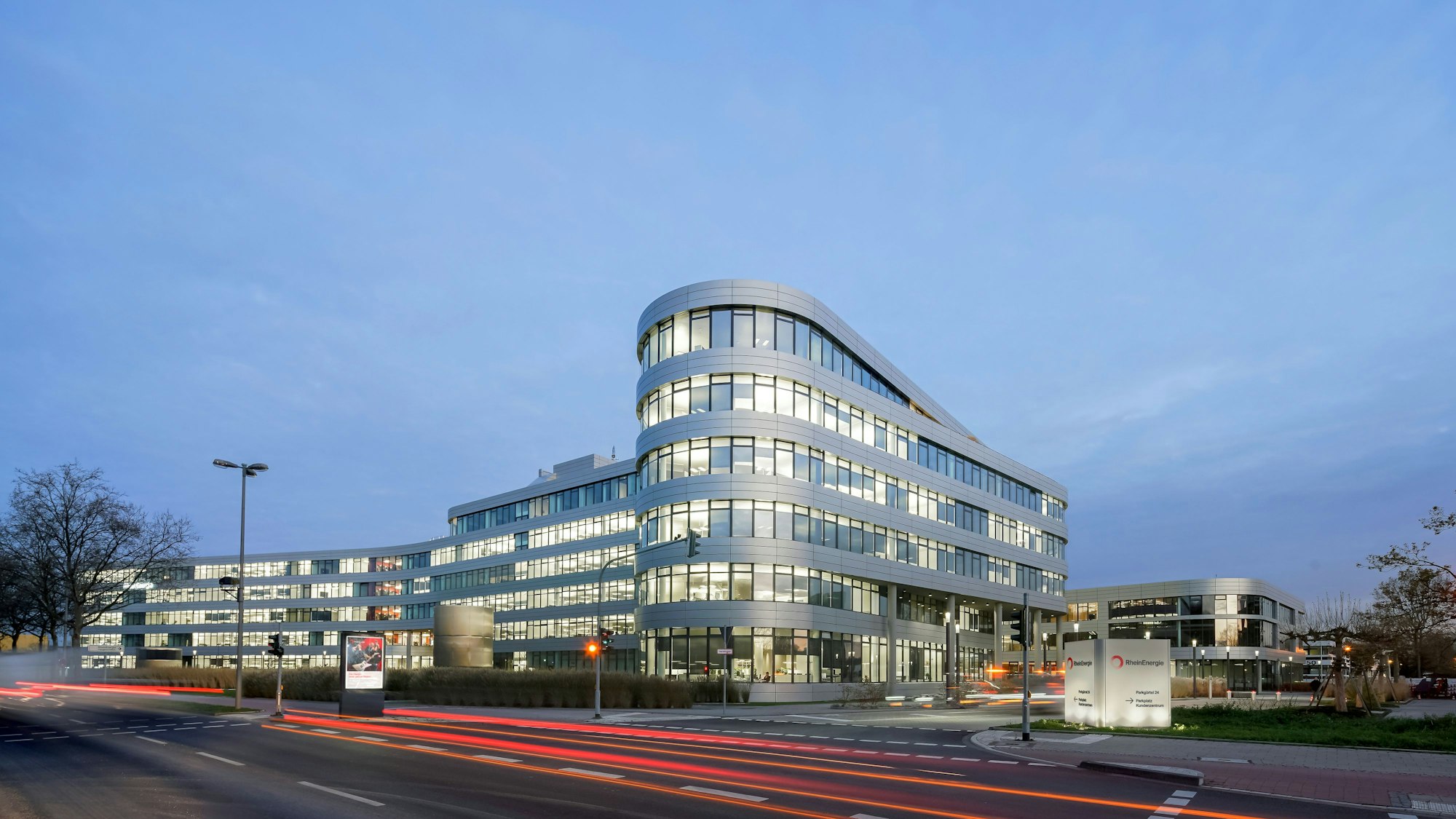 Hauptverwaltung der Rhein-Energie
am Parkgürtel in Köln Ehrenfeld