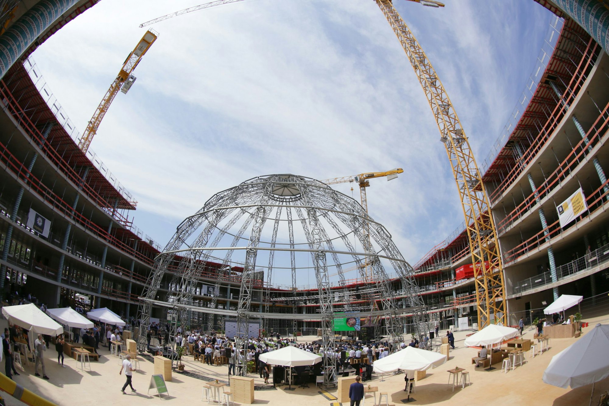 Die Euref-Kuppel feierte Richtfest.