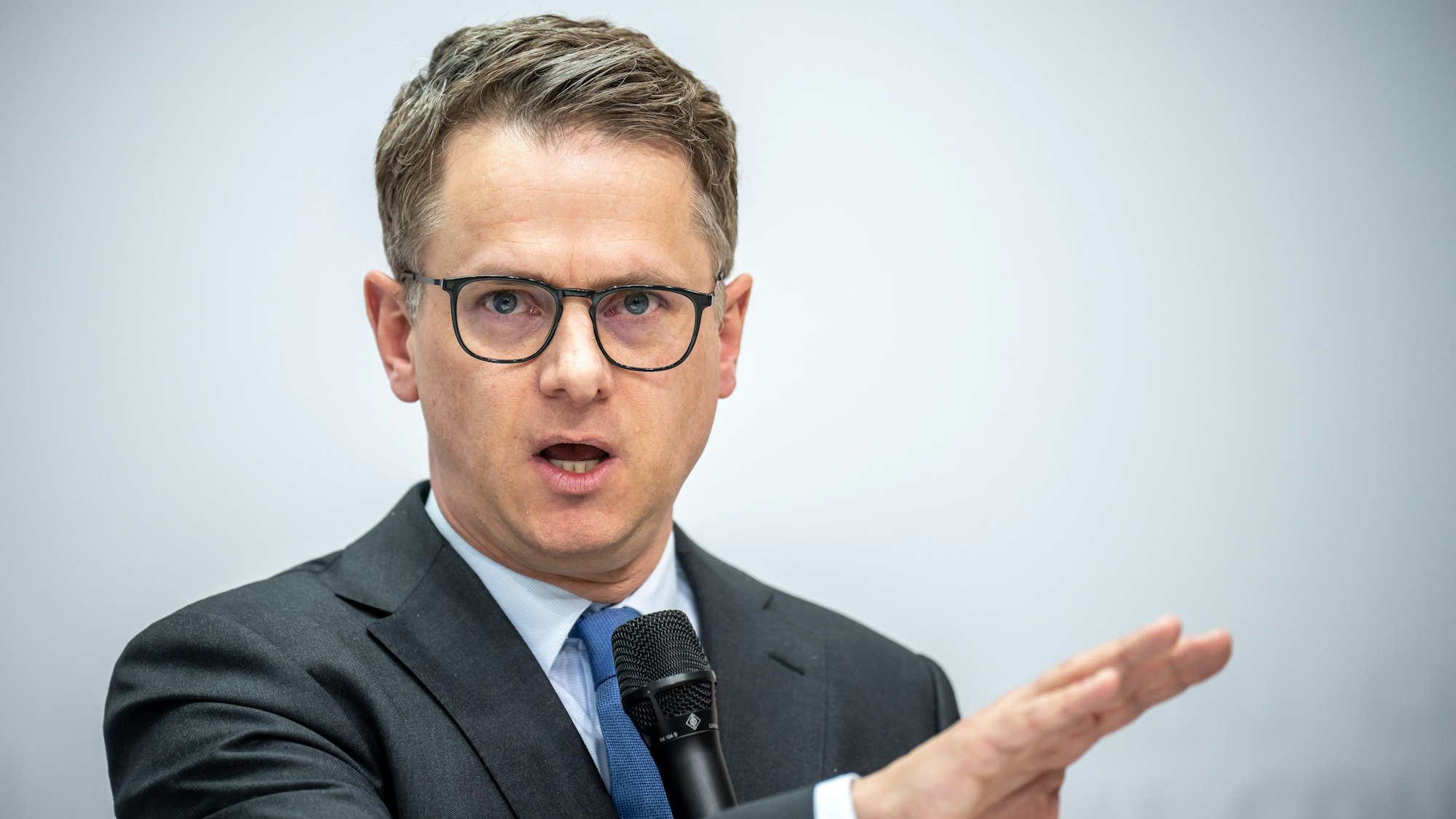 Carsten Linnemann, stellvertretender Bundesvorsitzender, sieht arbeitlose Bürgerinnen und Bürger in einer Bringschuld.