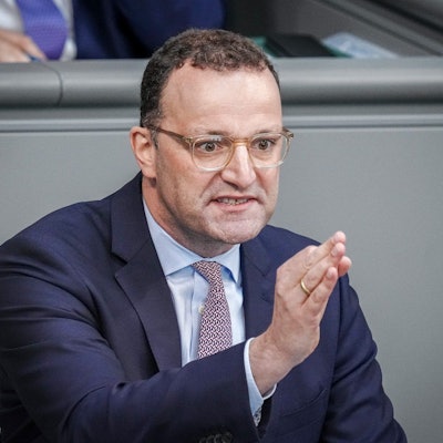 Jens Spahn, Bundestagsabgeordneter, spricht im Bundestag.