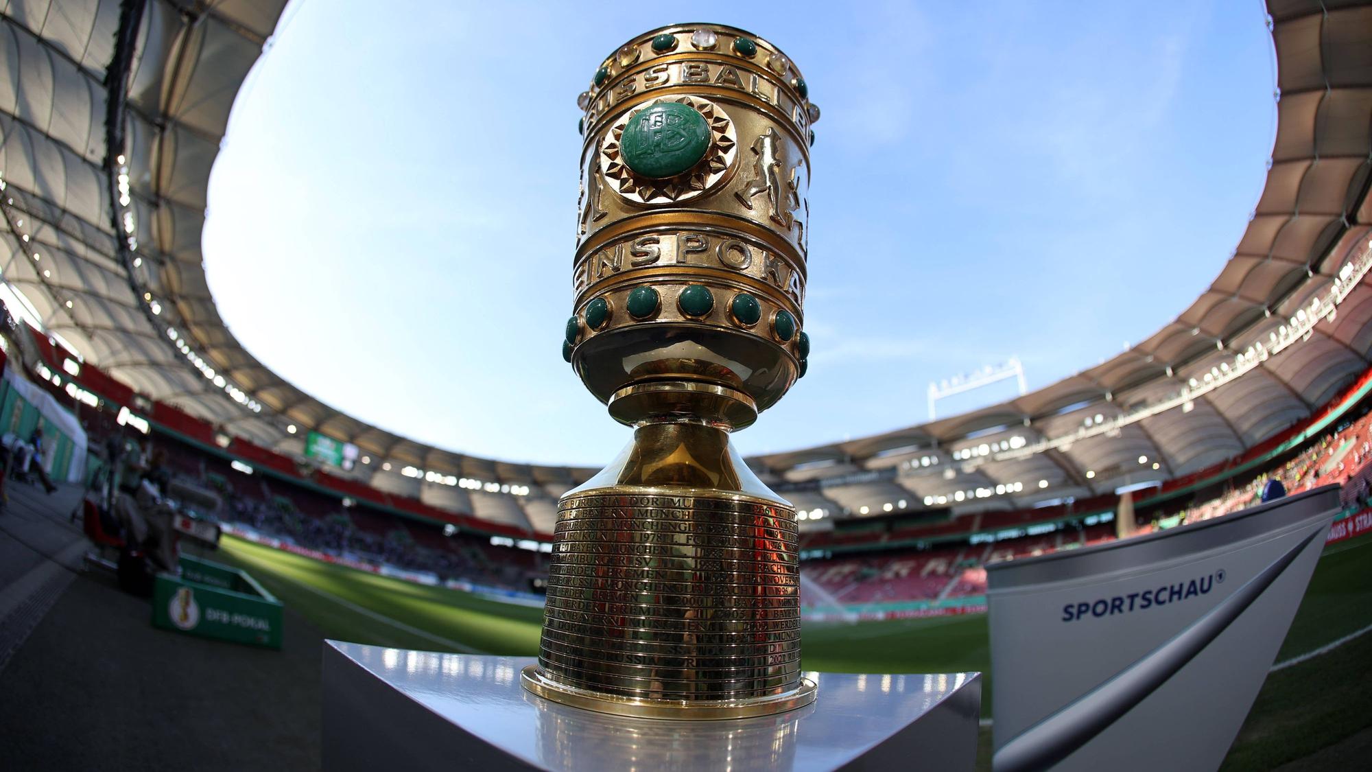 03.05.23 VfB Stuttgart - Eintracht Frankfurt Deutschland, Stuttgart, 03.05.2023, Fussball, DFB-Pokal, Halbfinale, VfB Stuttgart - Eintracht Frankfurt: Feature DFB-Pokal Trophäe. *** 03 05 23 VfB Stuttgart Eintracht Frankfurt Germany, Stuttgart, 03 05 2023, football, DFB Cup, semi-final, VfB Stuttgart Eintracht Frankfurt feature DFB Cup trophy