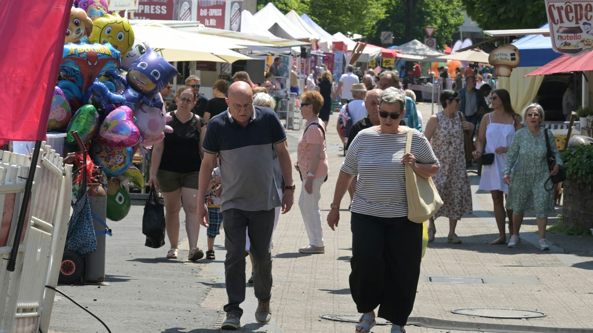 Schloßstadtfest Benberg
BühnenProgramm Samstag abend
kostlose Sonnenmilch für die Besucher