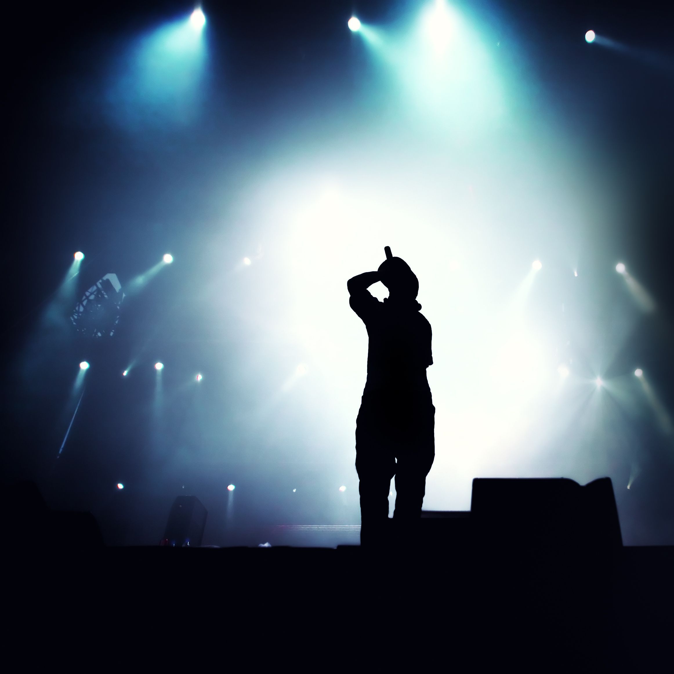 Rapper auf der Bühne.